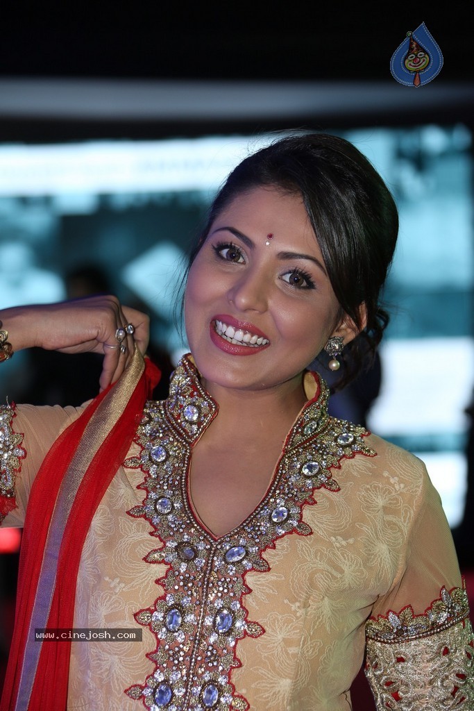 Madhu Shalini at Mirchi Music Awards - 7 / 56 photos