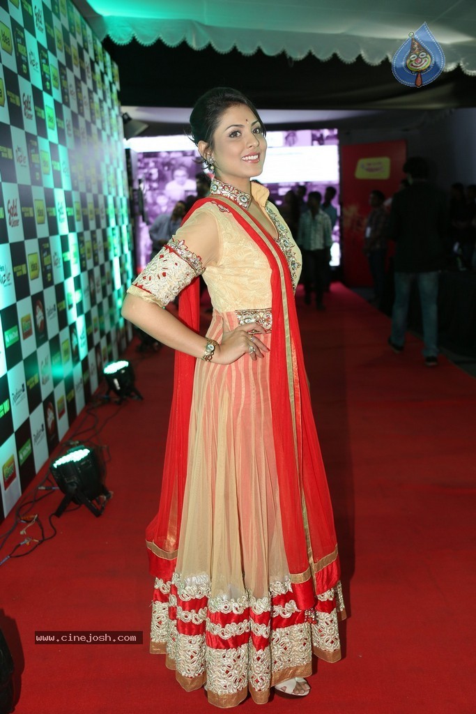 Madhu Shalini at Mirchi Music Awards - 8 / 56 photos