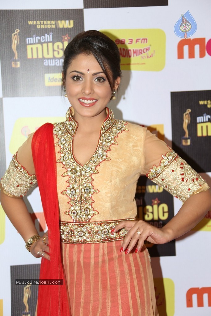 Madhu Shalini at Mirchi Music Awards - 10 / 56 photos