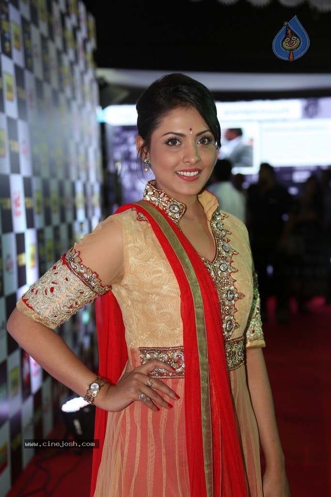 Madhu Shalini at Mirchi Music Awards - 14 / 56 photos