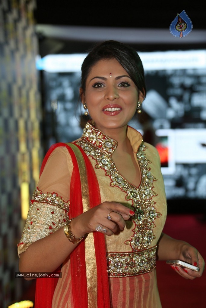 Madhu Shalini at Mirchi Music Awards - 17 / 56 photos