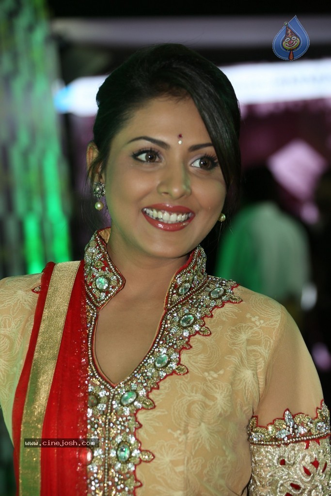Madhu Shalini at Mirchi Music Awards - 18 / 56 photos