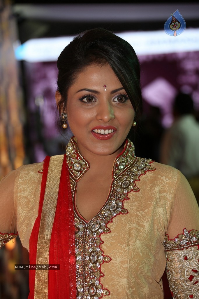 Madhu Shalini at Mirchi Music Awards - 34 / 56 photos