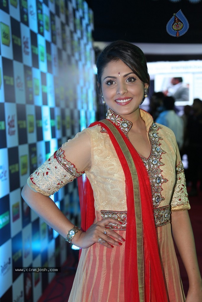 Madhu Shalini at Mirchi Music Awards - 38 / 56 photos