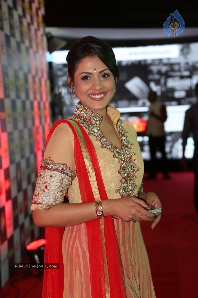 Madhu Shalini at Mirchi Music Awards - 51 / 56 photos