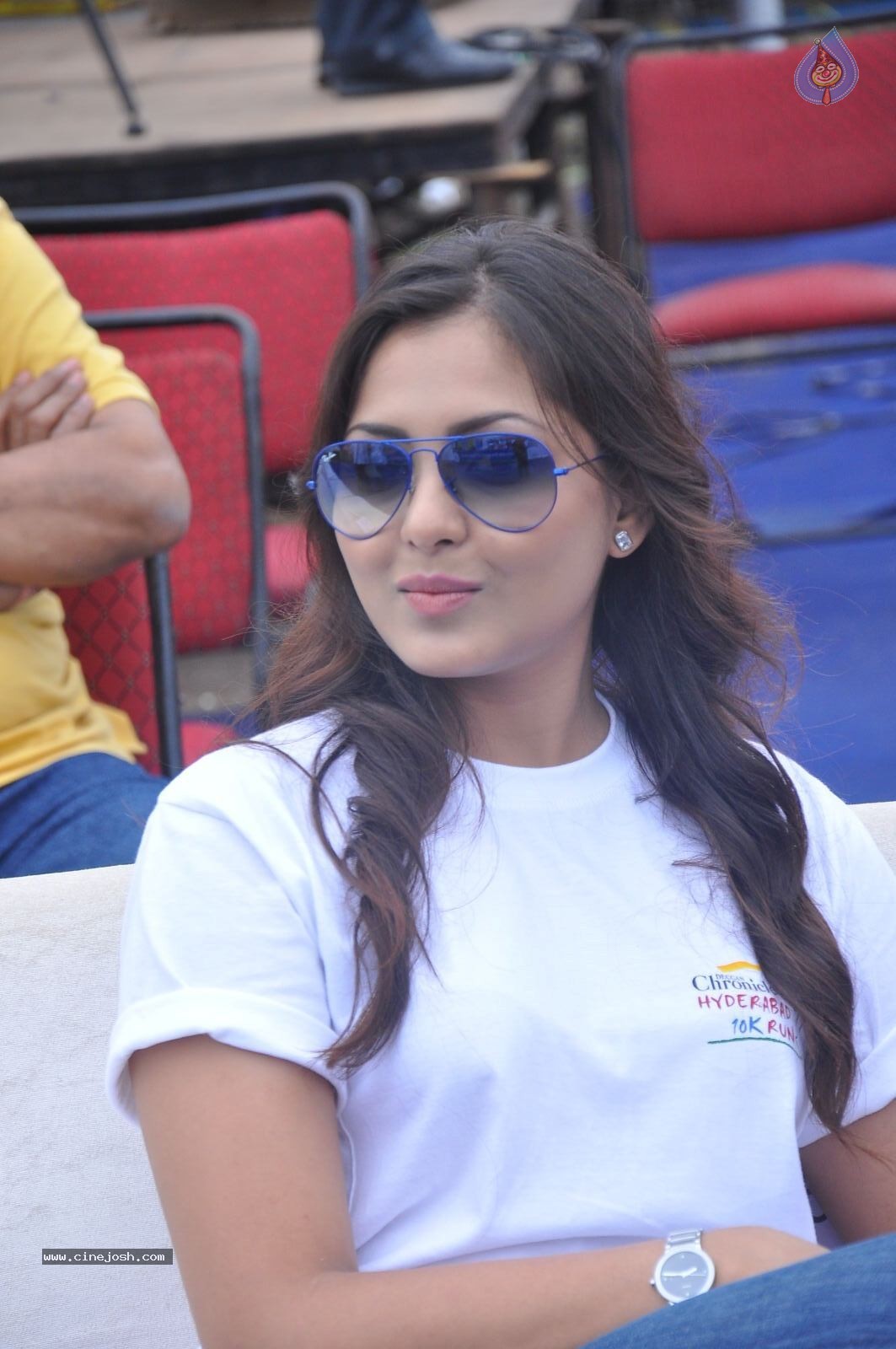 Madhu Shalini Gallery - 15 / 48 photos