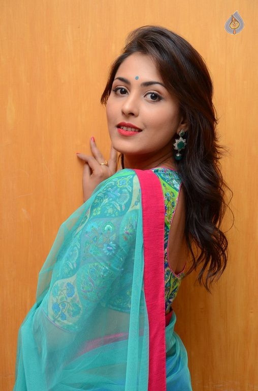 Madhu Shalini Latest Images - 16 / 42 photos