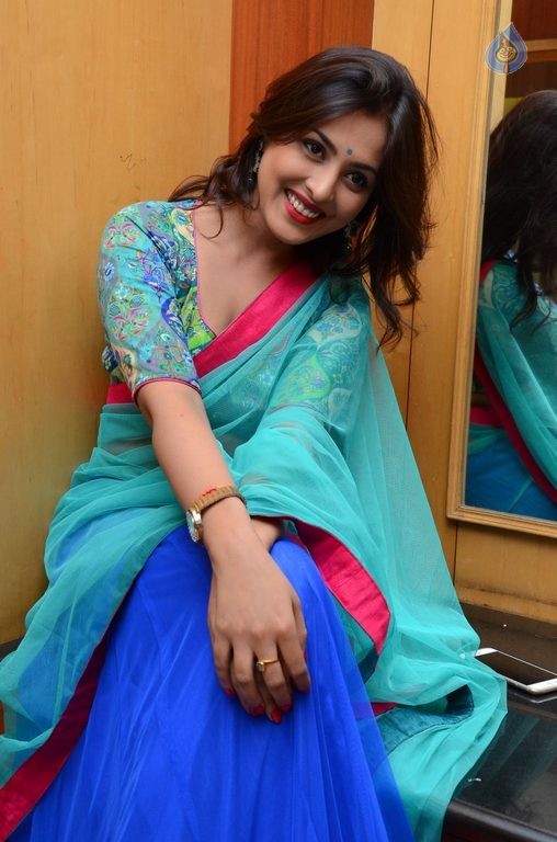 Madhu Shalini Latest Images - 17 / 42 photos