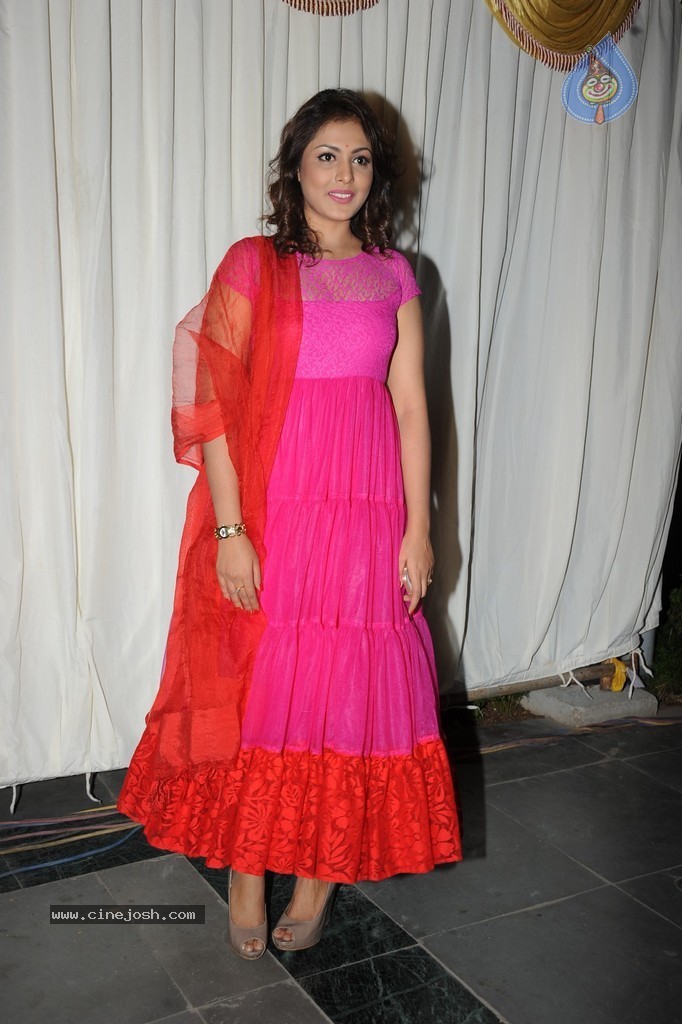 Madhu Shalini Latest Photos - 28 / 81 photos