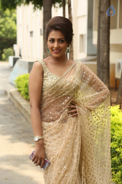 Madhu Shalini Latest Photos - 42 / 42 photos