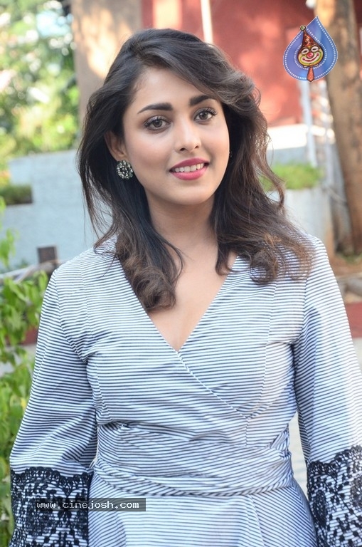 Madhu Shalini Latest Pics - 2 / 19 photos