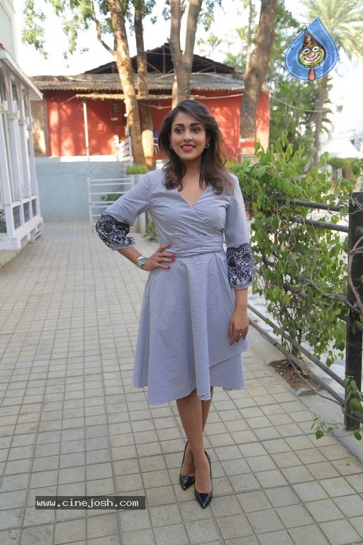 Madhu Shalini Latest Pics - 19 / 19 photos