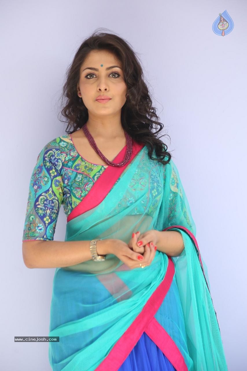 Madhu Shalini Latest Pictures - 1 / 96 photos