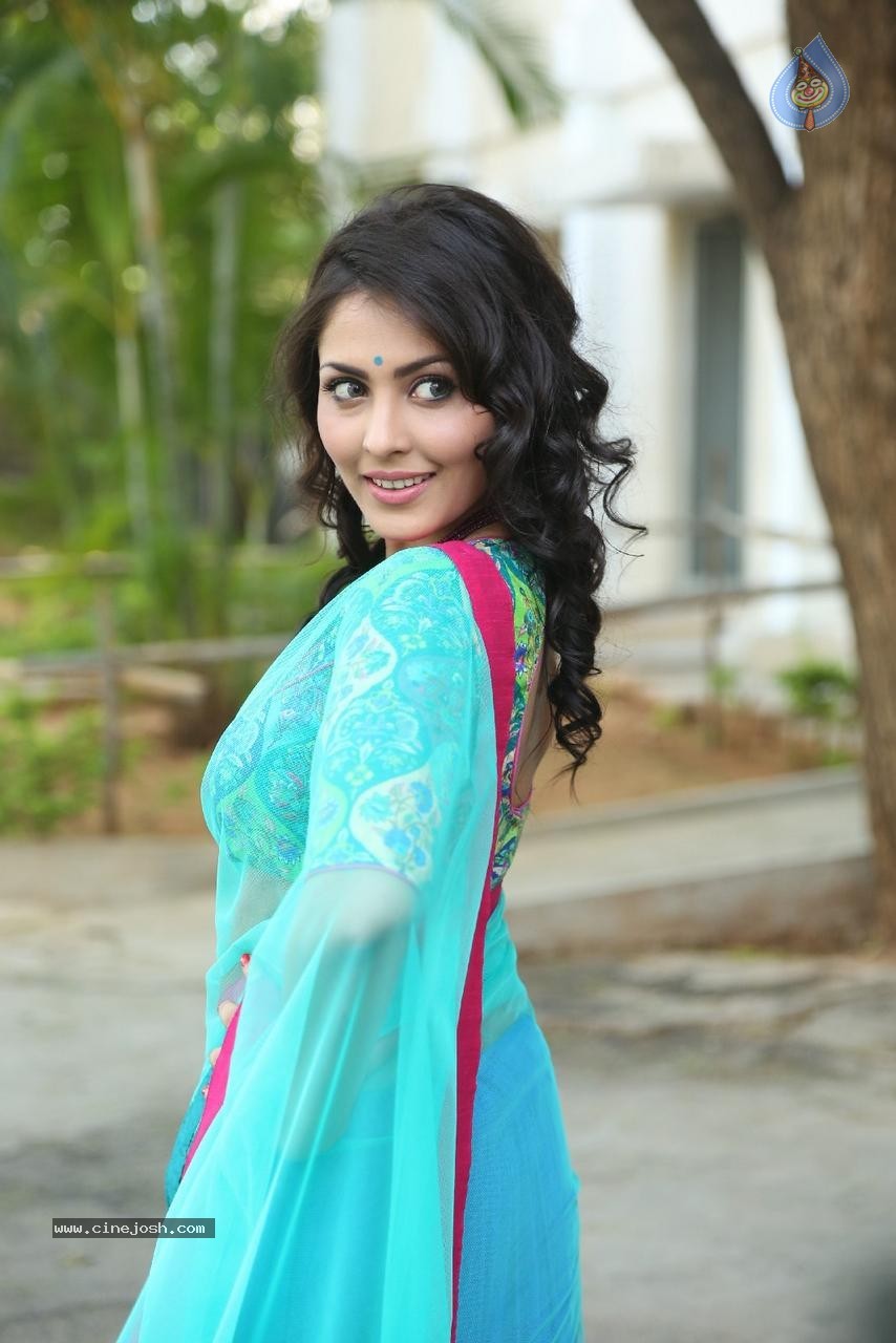 Madhu Shalini Latest Pictures - 14 / 96 photos