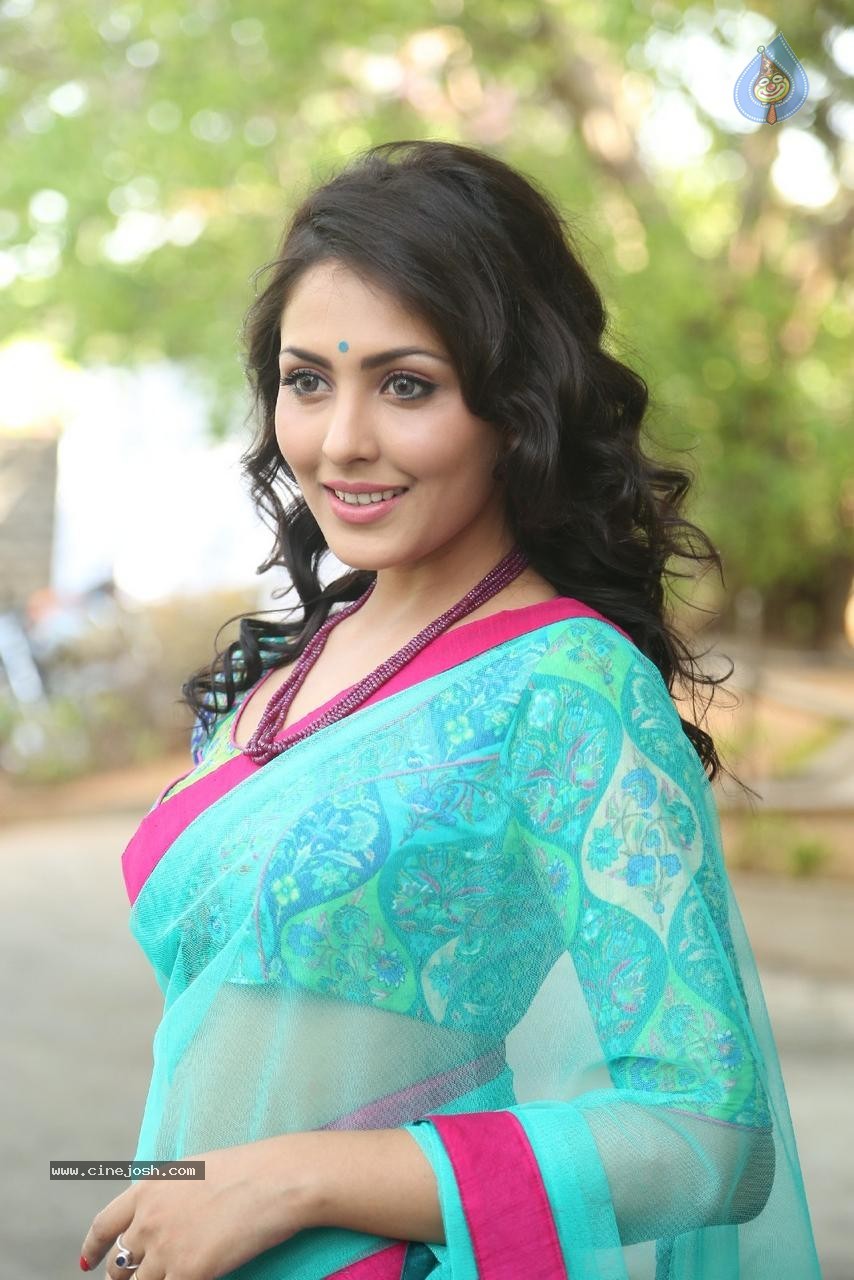 Madhu Shalini Latest Pictures - 24 / 96 photos