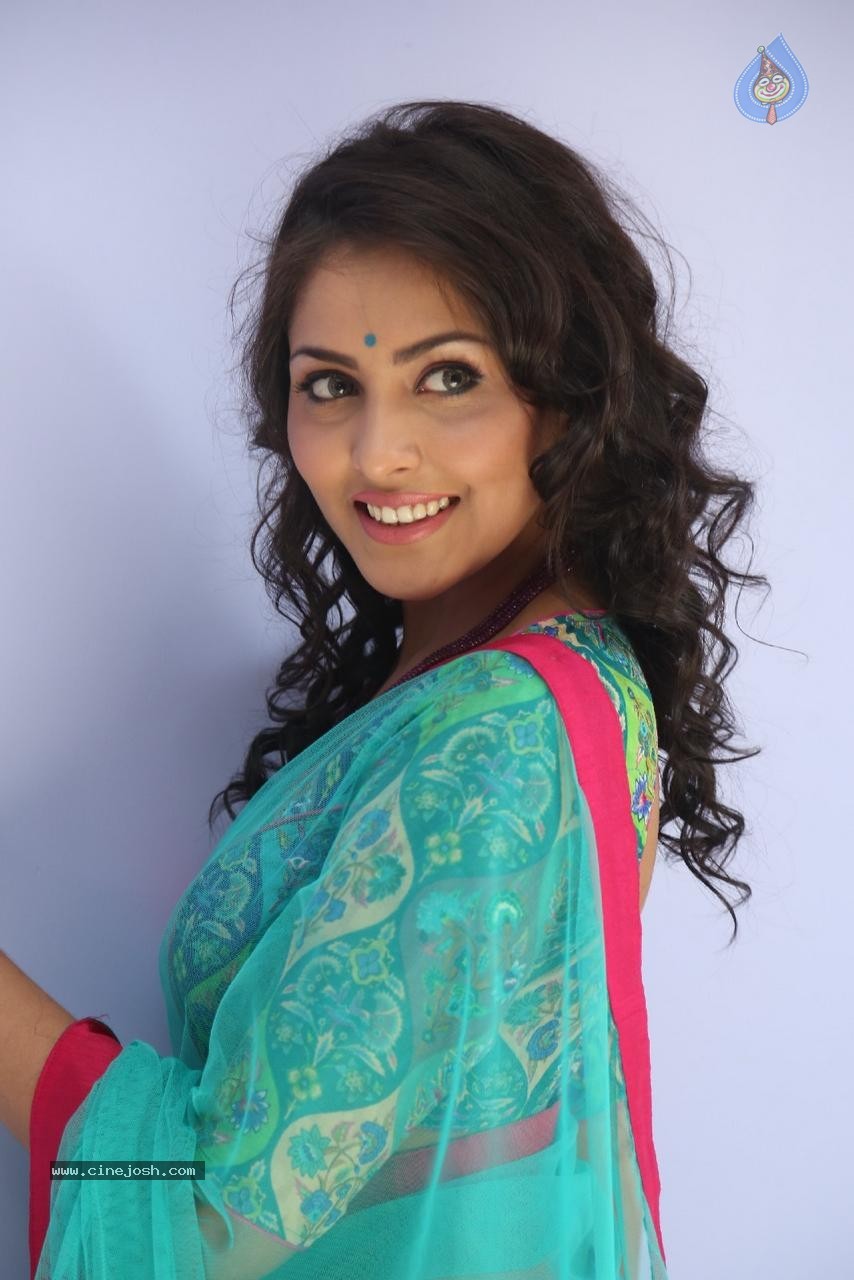 Madhu Shalini Latest Pictures - 93 / 96 photos