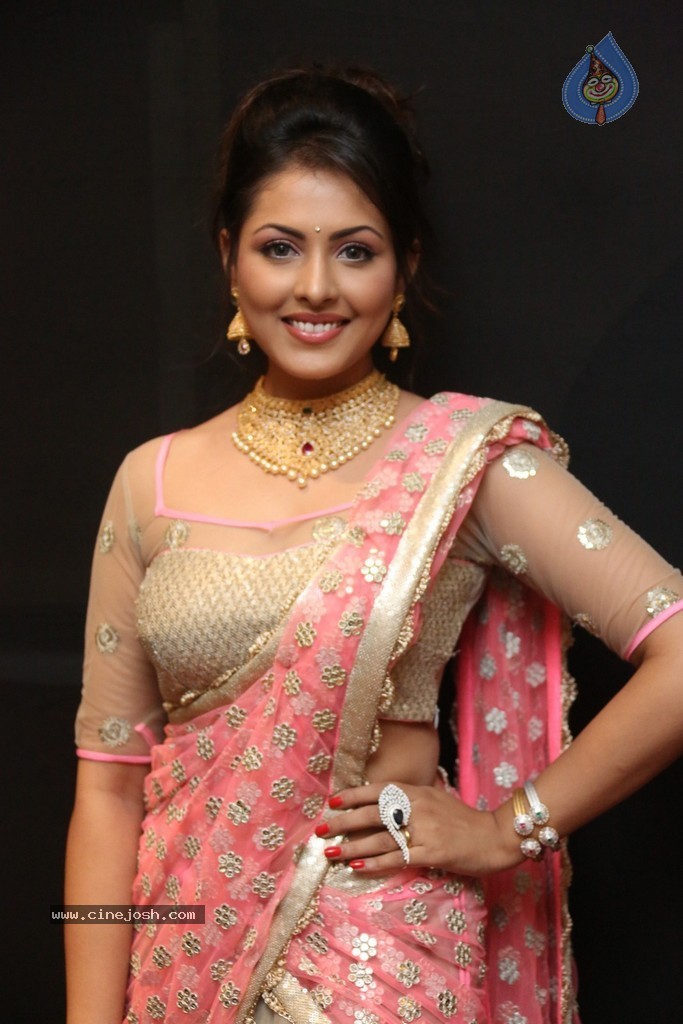 Madhu Shalini New Photos - 86 / 110 photos