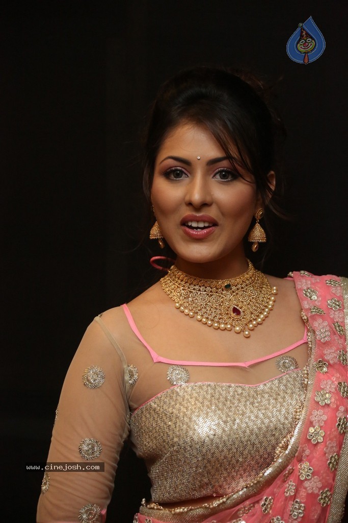 Madhu Shalini New Photos - 97 / 110 photos