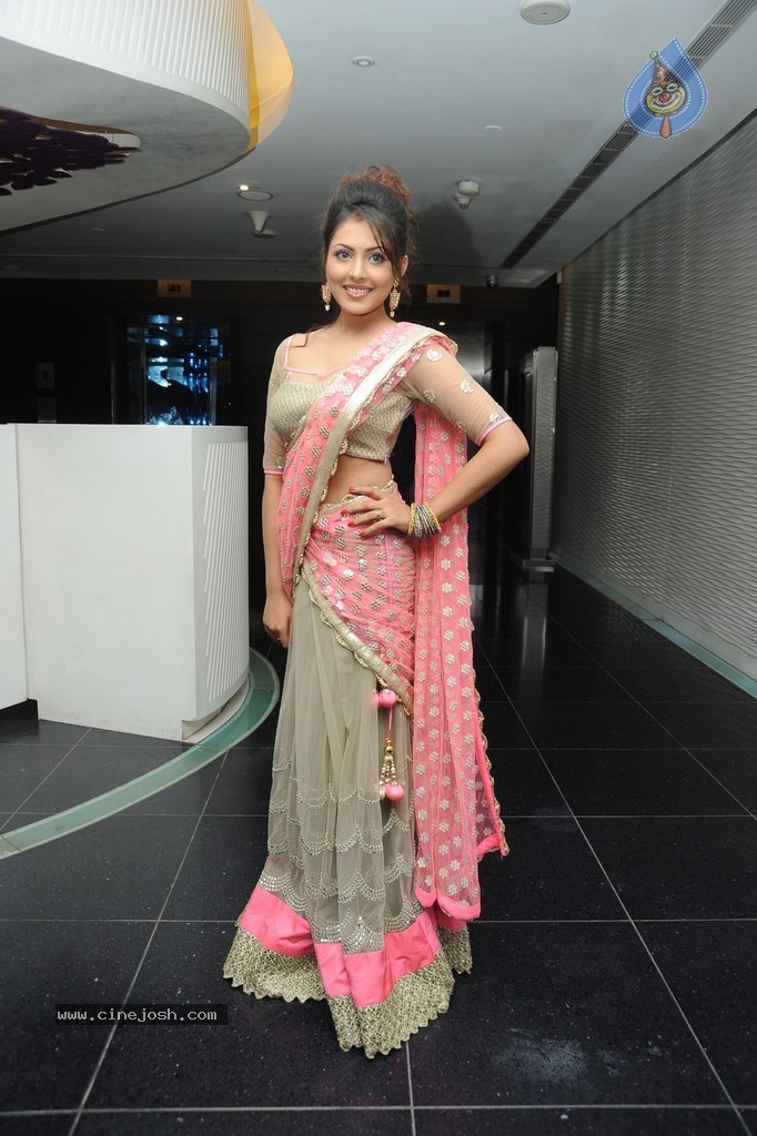 Madhu Shalini New Photos - 100 / 110 photos