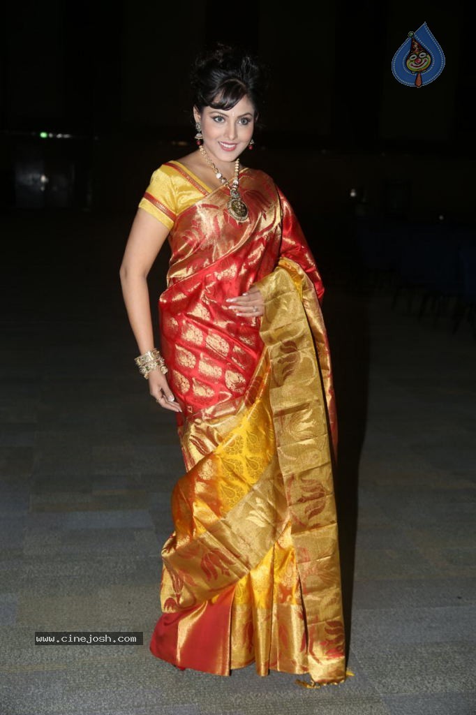 Madhu Shalini New Photos - 51 / 61 photos