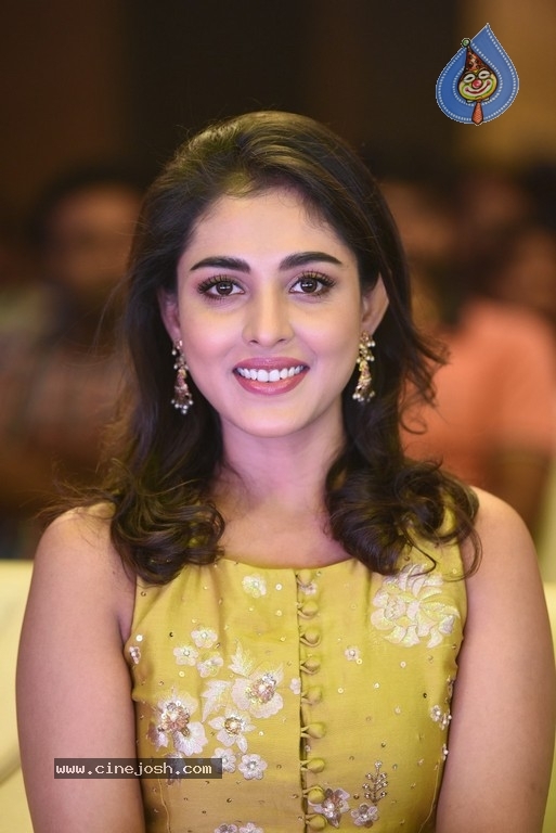 Madhu Shalini Photos - 9 / 42 photos