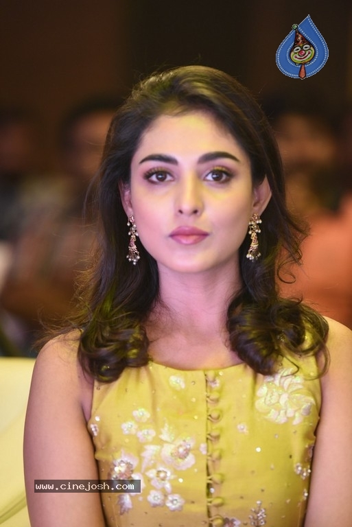 Madhu Shalini Photos - 15 / 42 photos