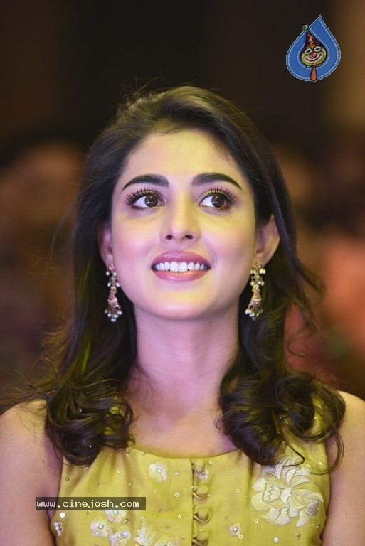 Madhu Shalini Photos - 16 / 42 photos