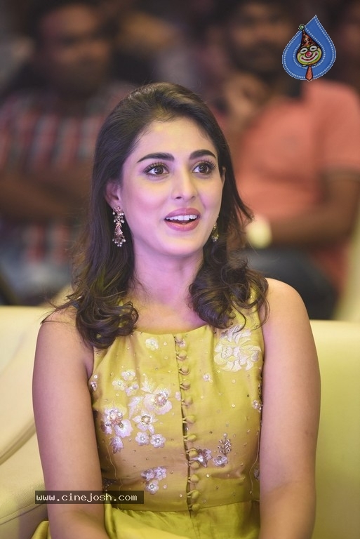 Madhu Shalini Photos - 26 / 42 photos