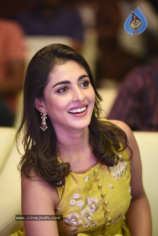 Madhu Shalini Photos - 31 / 42 photos