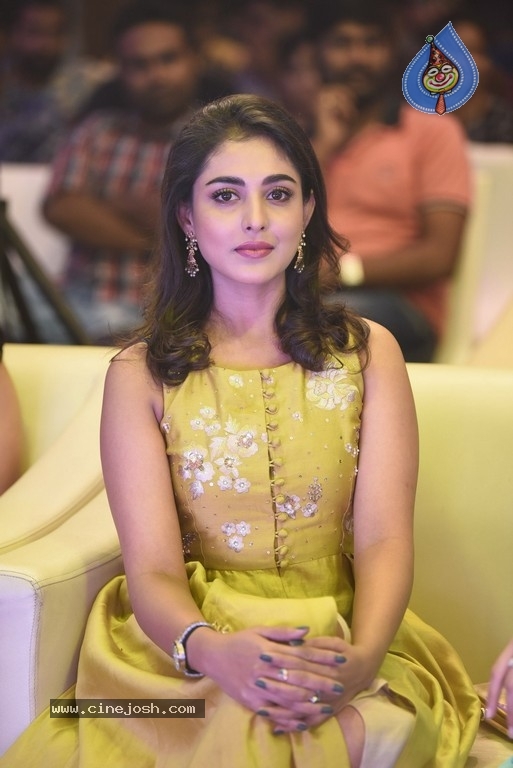 Madhu Shalini Photos - 32 / 42 photos