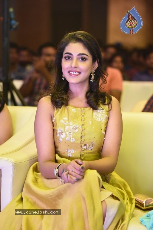 Madhu Shalini Photos - 34 / 42 photos