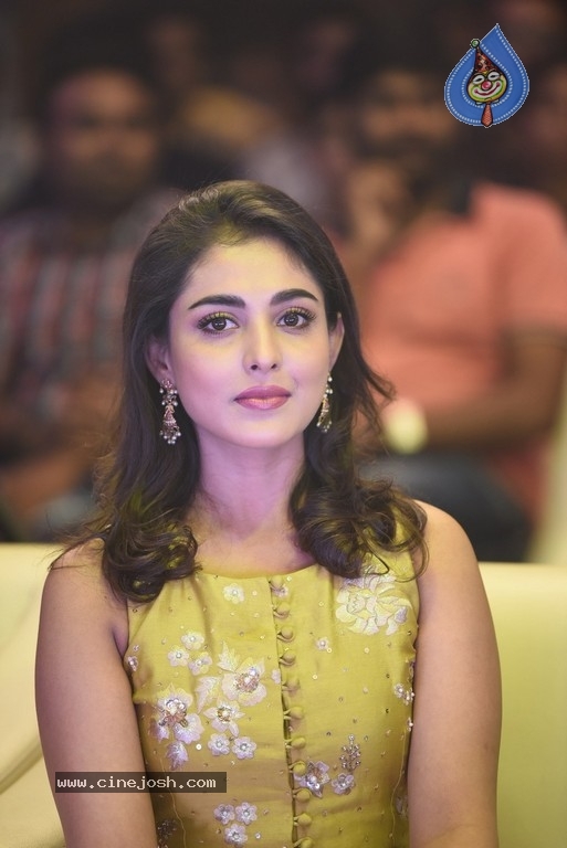 Madhu Shalini Photos - 38 / 42 photos