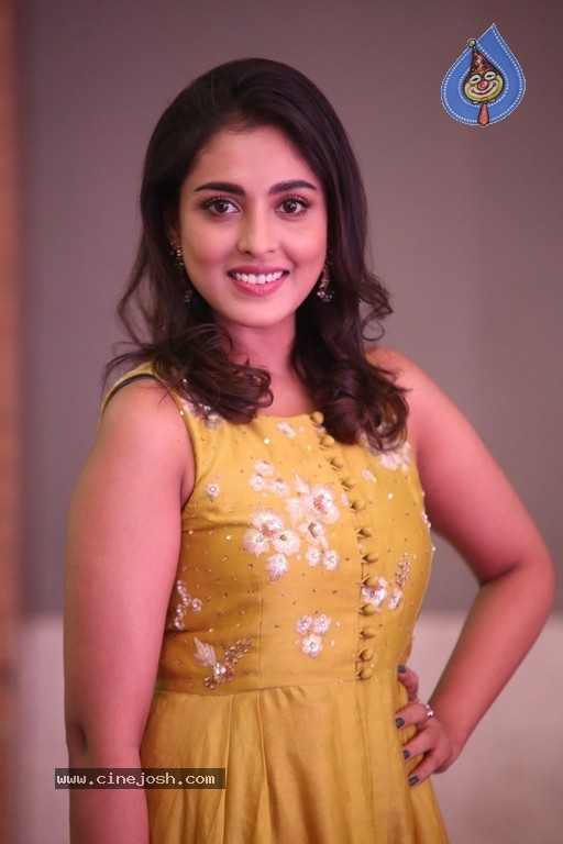 Madhu Shalini Photos - 39 / 42 photos