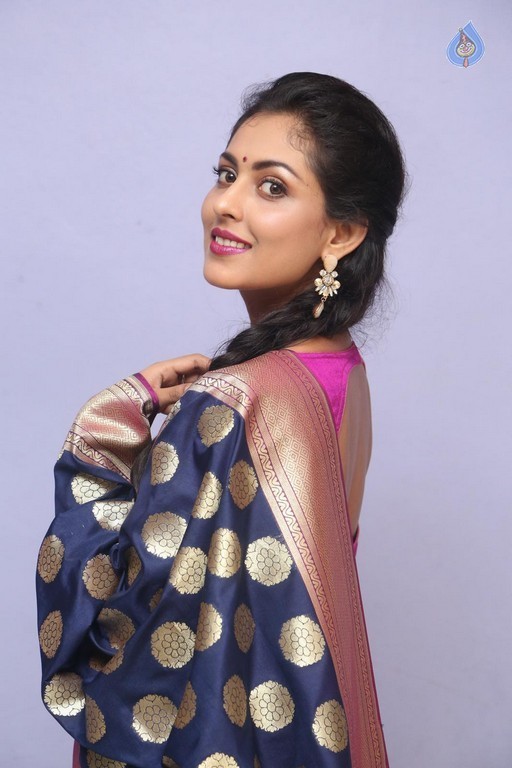 Madhu Shalini Photos - 37 / 42 photos