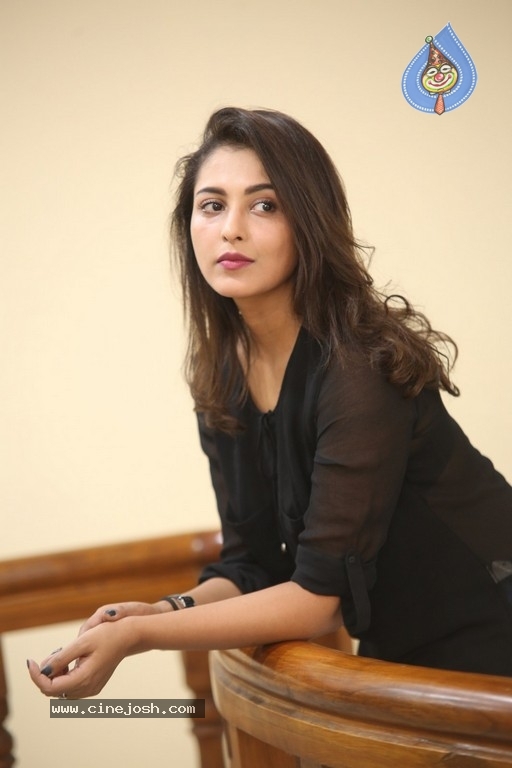 Madhu Shalini Photos - 26 / 38 photos