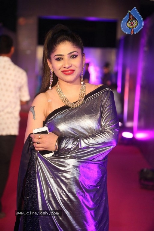 Madhulagna Das At Zee Apsara Awards - 28 / 30 photos