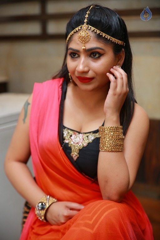 Madhulagna Das New Gallery - 2 / 16 photos