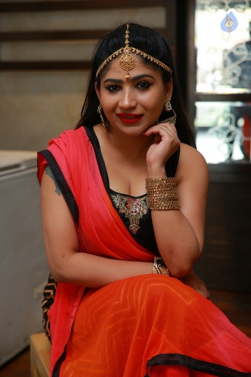 Madhulagna Das New Gallery - 11 / 16 photos