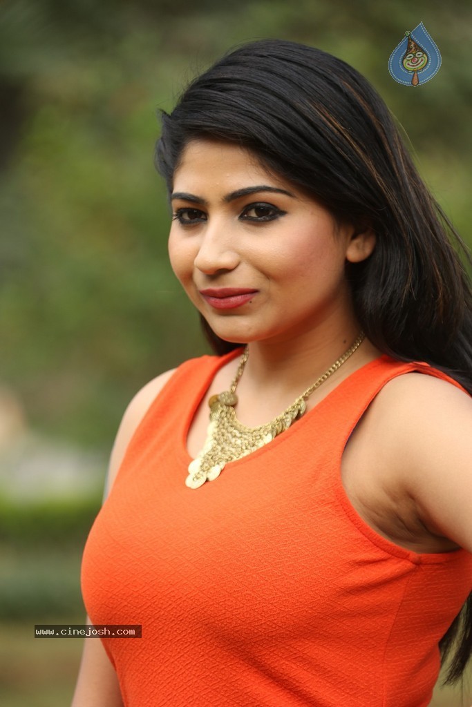 Madhulagna Das New Photos - 17 / 102 photos