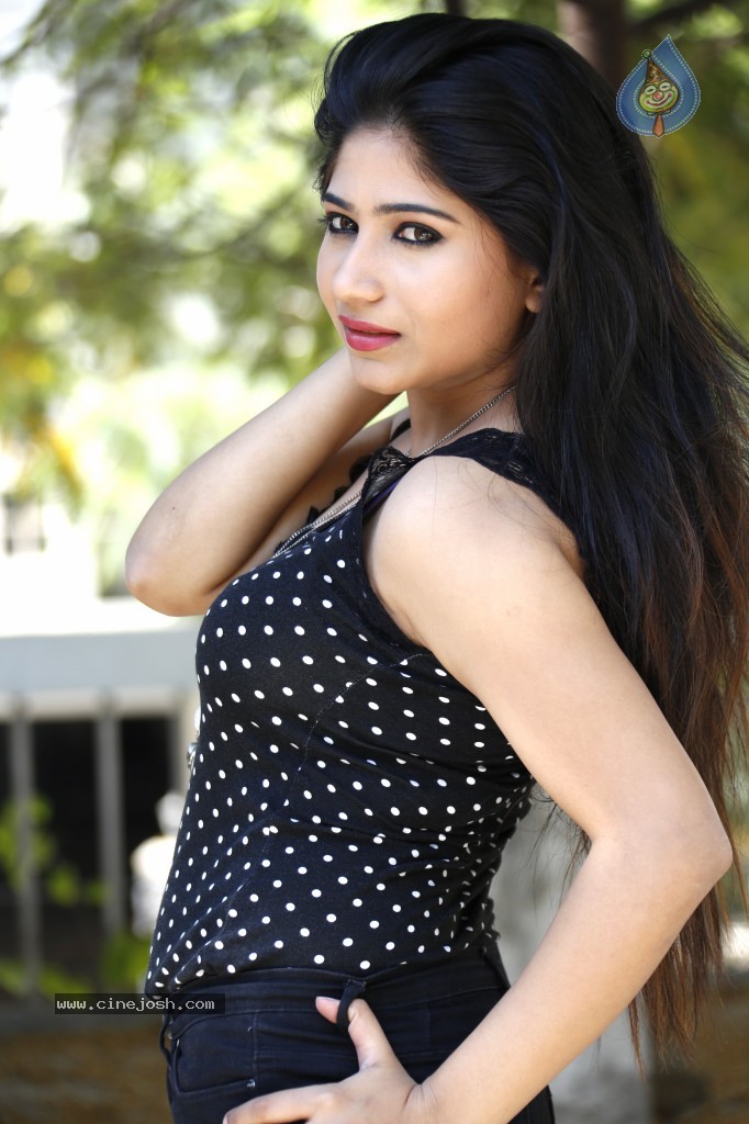 Madhulagna Das New Photos - 28 / 30 photos