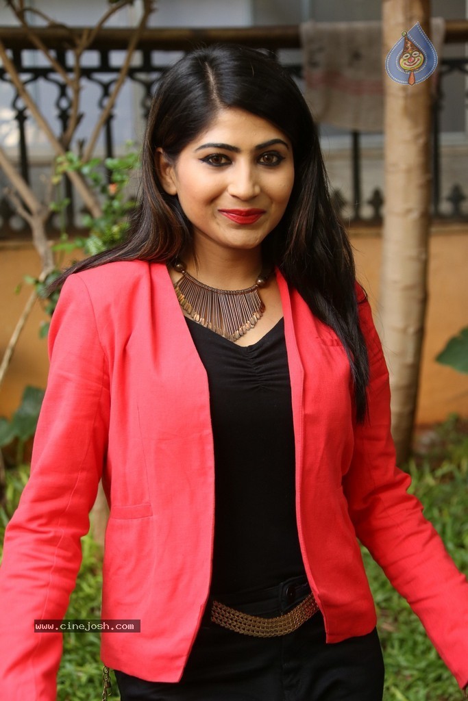 Madhulagna Das New Pics - 6 / 96 photos