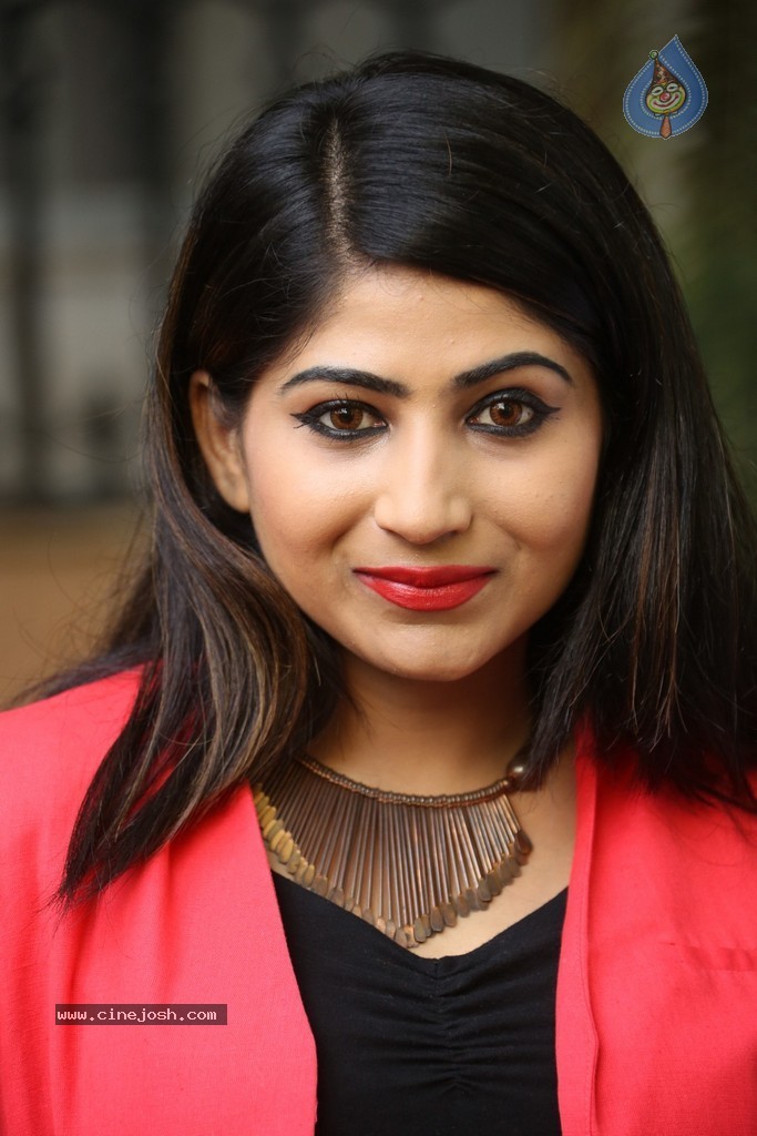 Madhulagna Das New Pics - 21 / 96 photos