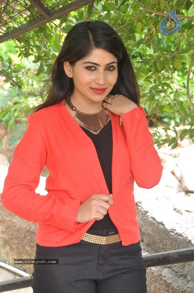 Madhulagna Das New Pics - 37 / 96 photos