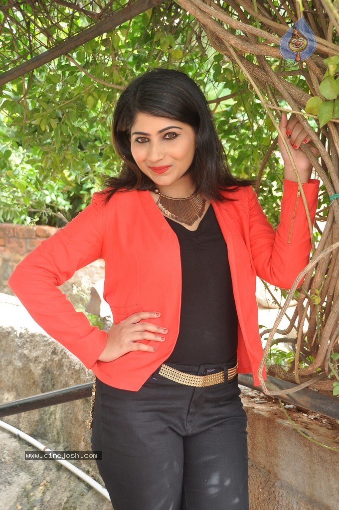 Madhulagna Das New Pics - 67 / 96 photos