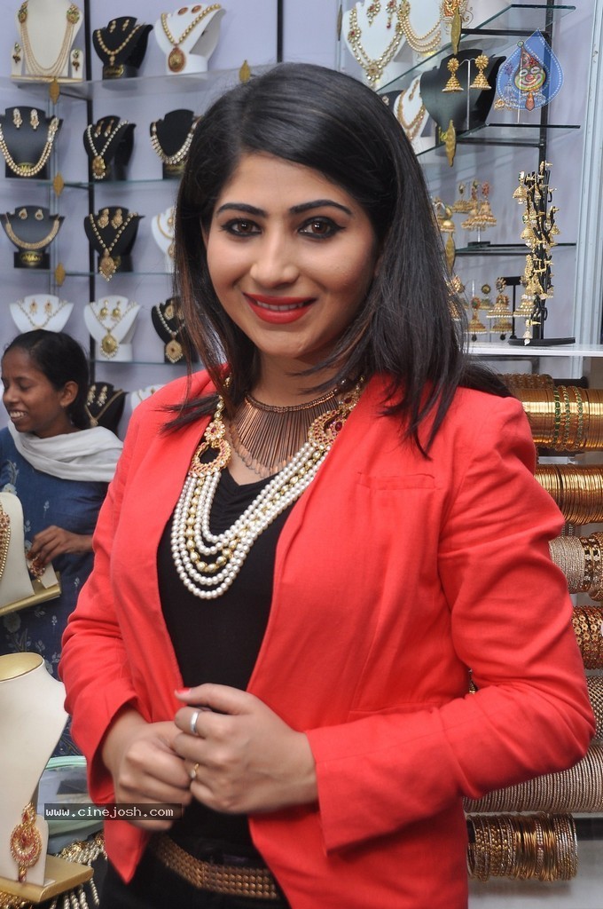 Madhulagna Das New Pics - 74 / 96 photos