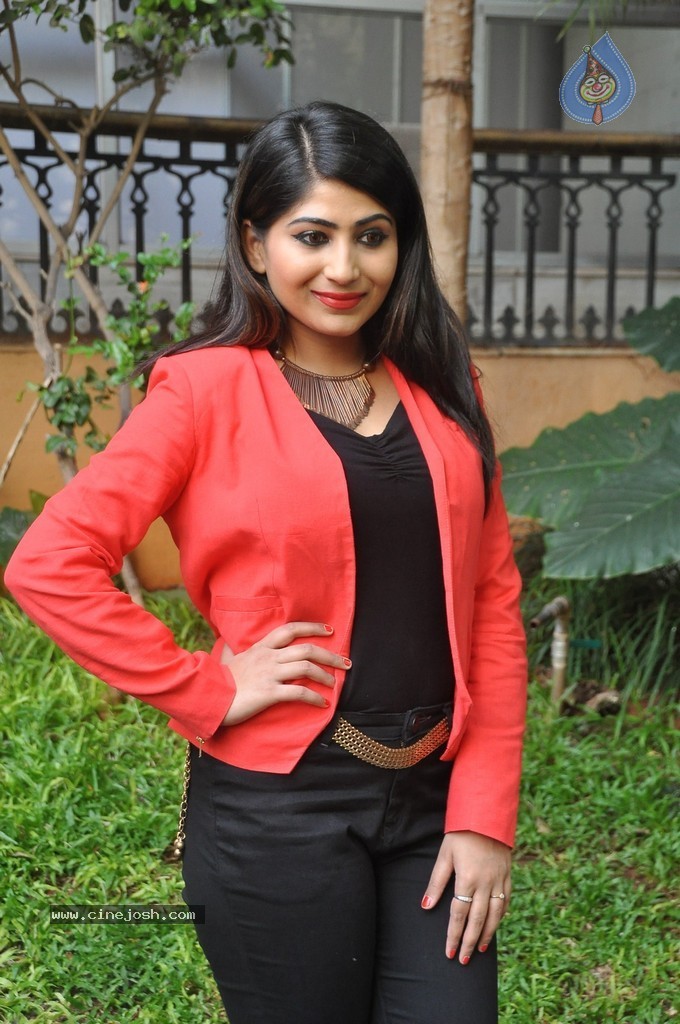 Madhulagna Das New Pics - 91 / 96 photos