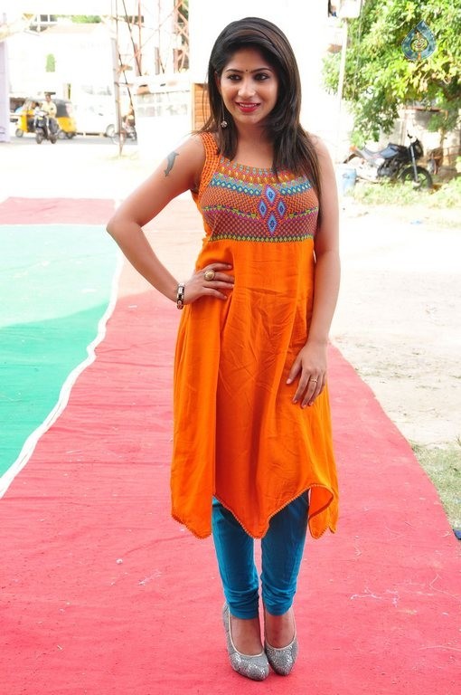 Madhulagna Das New Pics - 35 / 42 photos