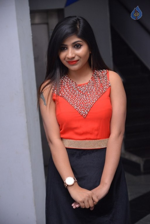 Madhulagna Das New Pics - 23 / 28 photos
