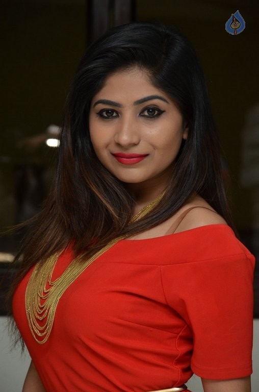 Madhulagna Das New Pics - 42 / 50 photos