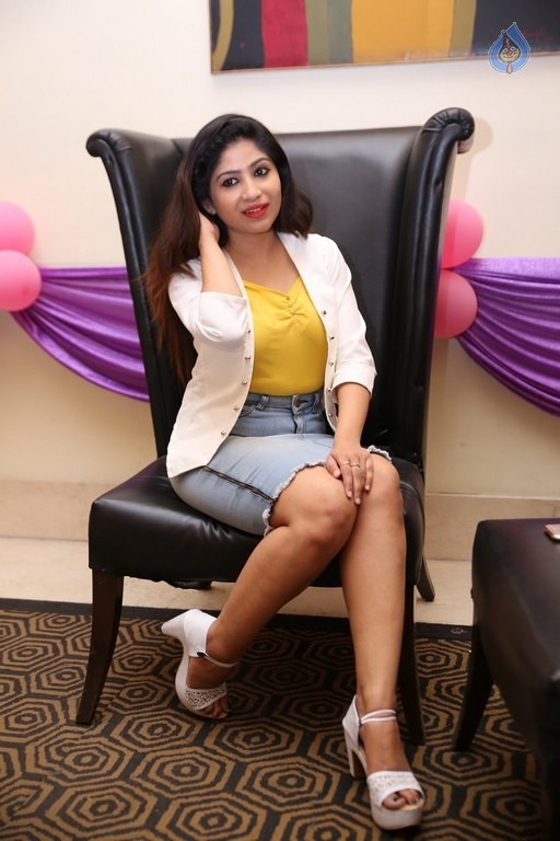 Madhulagna Das New Pics - 11 / 30 photos